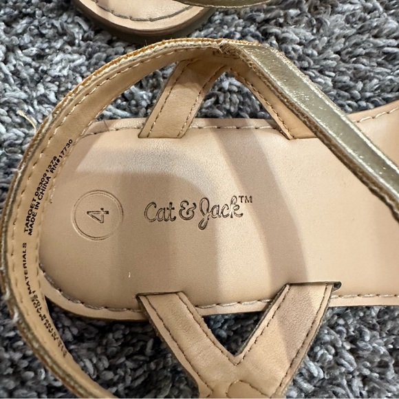 gold Cat & Jack sandals size 4 - Picture 4 of 5